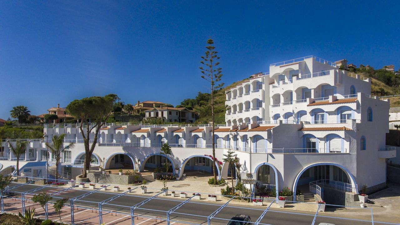 Hotel Ferretti Diamante Exterior photo